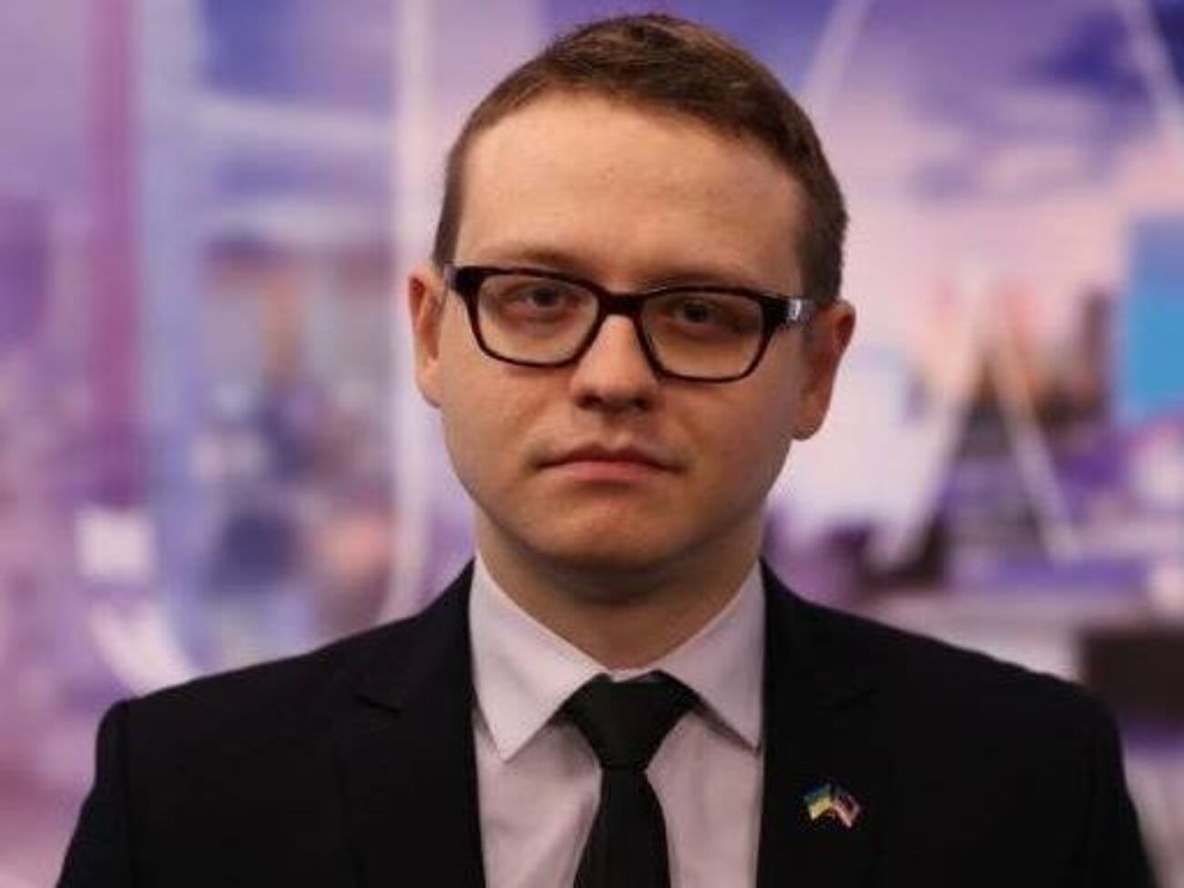 Йованович напомнила, что в повестке дня наших отношений с США не только геополитика и конфликт с РФ, но и то, что происходит внутри Украины