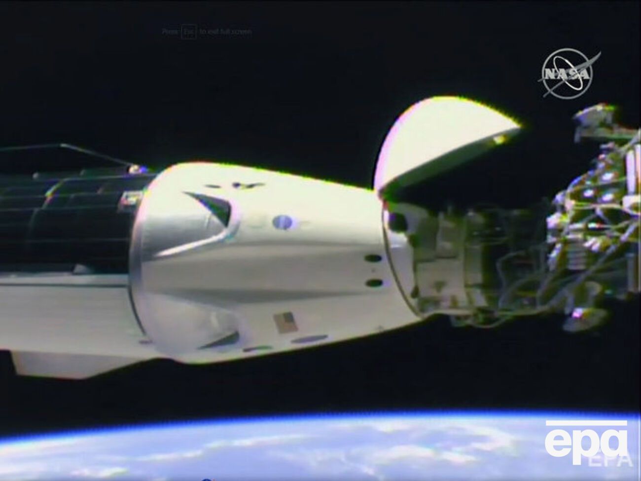 Crew Dragon відстикувався від МКС