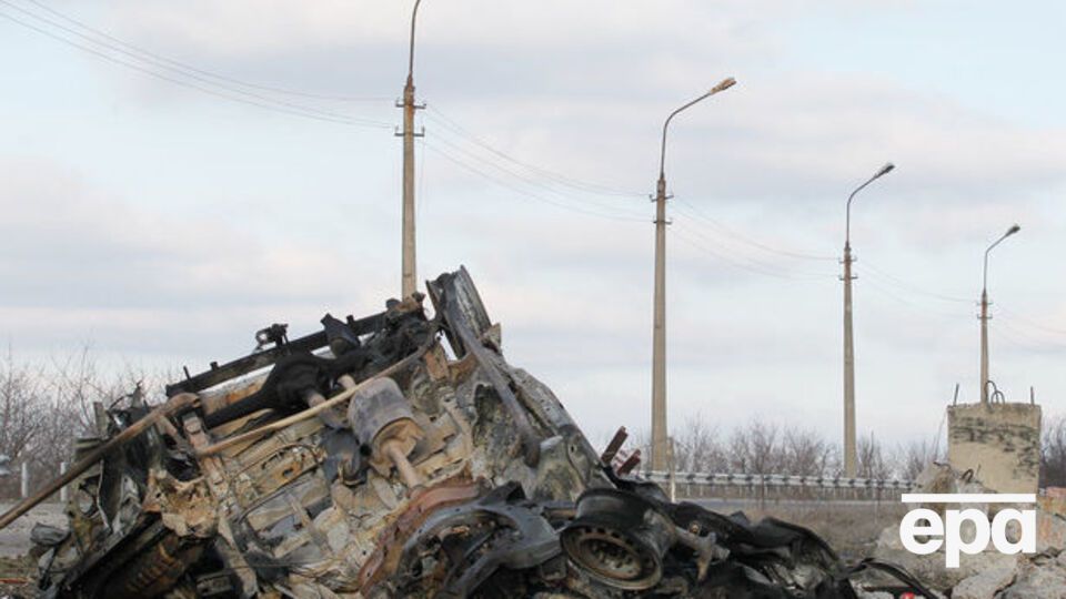 За даними групи ІС, командування бойовиків використовує для вирішення проблем логістики особистий транспорт або цивільні машини