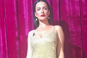 Астафьева надела комбинезон в нюдовых тонах