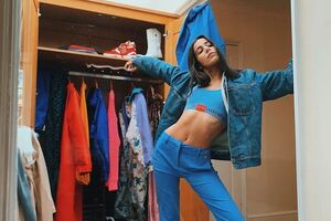 Бренд Calvin Klein уволил 100 сотрудников