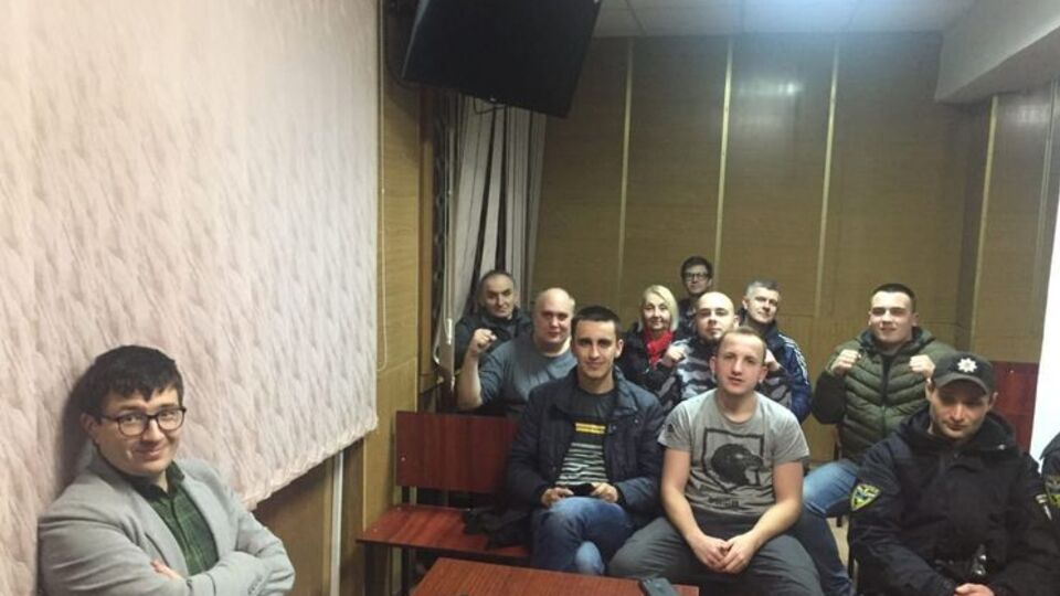 Активісти чекали рішення суду у залі засідань
