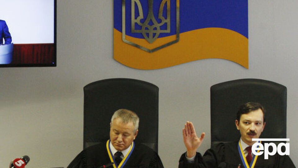 Оболонский райсуд Киева приговорил Януковича к 13 годам лишения свободы
