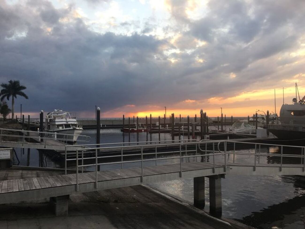 Самолет упал в озеро Окичоби