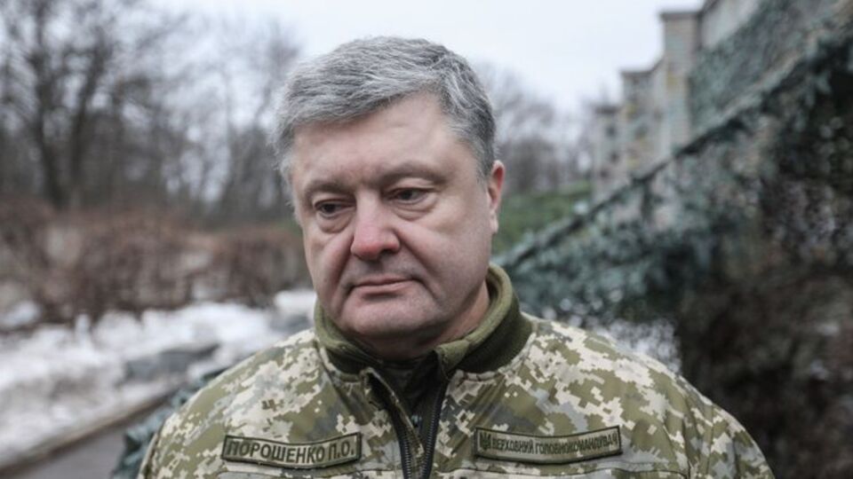 Порошенко: Мы войну встретили с абсолютно пустыми складами комплектующих