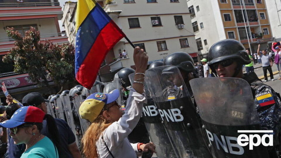 У Каракасі поліція перешкоджала проведенню опозиційного маршу