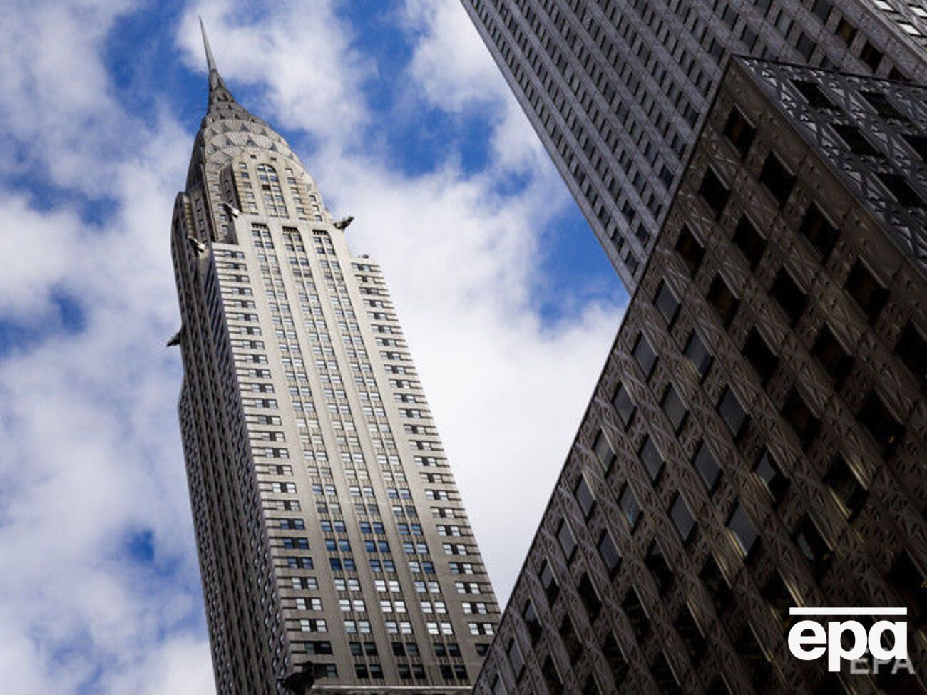 Chrysler Building по заказу автомобильной компании Chrysler построили в 1930 году