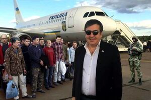 Саакашвілі говорив, що 1 квітня прилетить в Україну