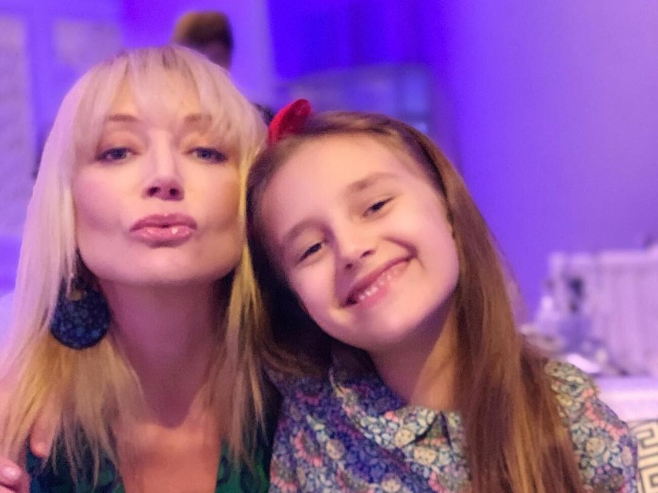 Орбакайте (на фото слева): Только вперед, моя девочка