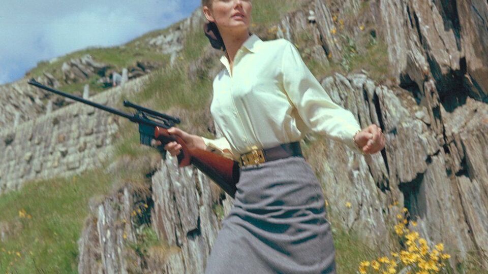 Мале играла в "Голдфингере"