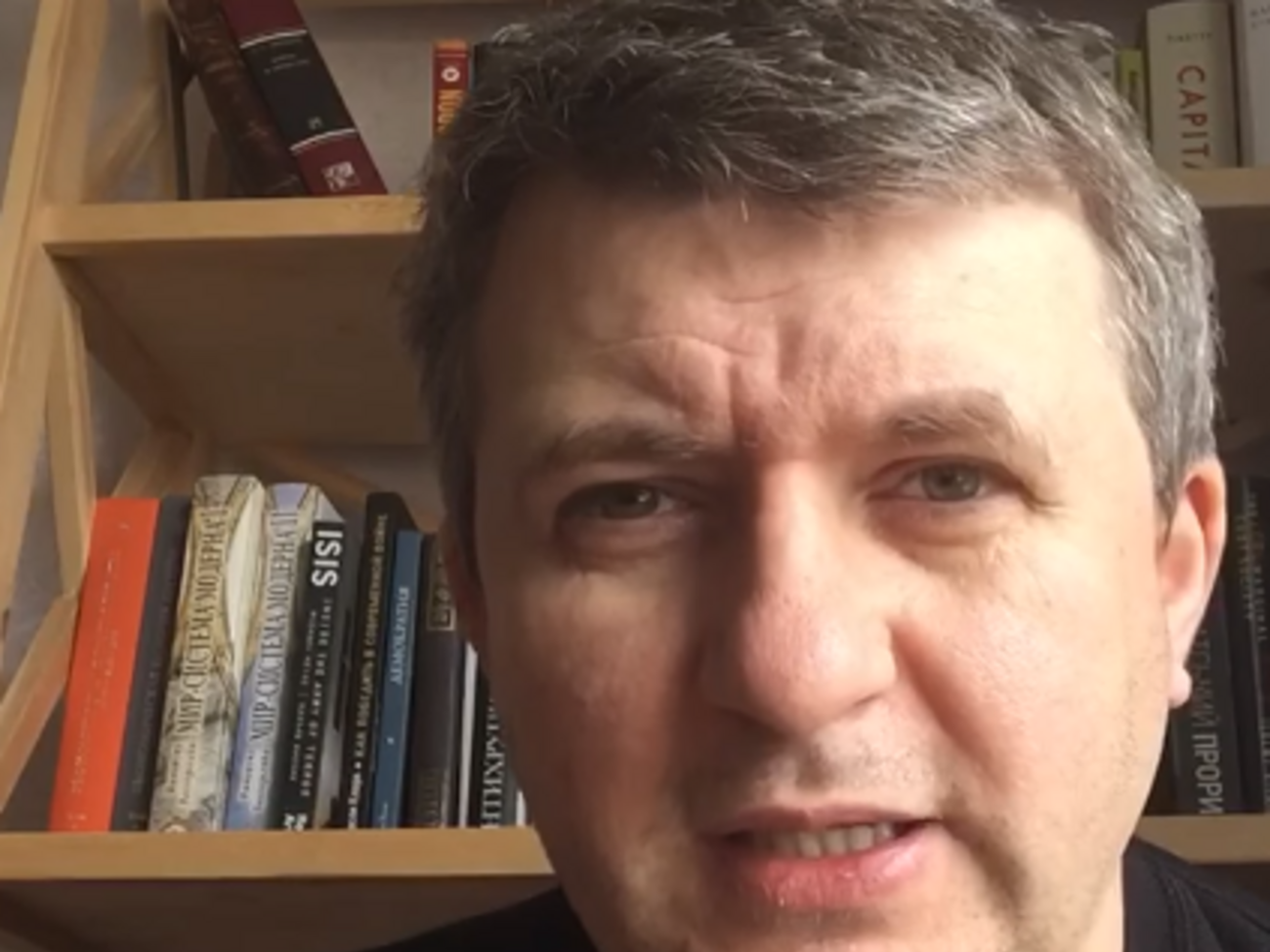 Ключевой тренд этих выборов – если у тебя есть YouTube, раскрученный аккаунт в Facebook и Instagram, то у тебя есть аудитория, которая будет идти по пятам