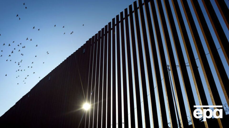 25 марта Пентагон выделил $1 млрд на строительство стены с Мексикой