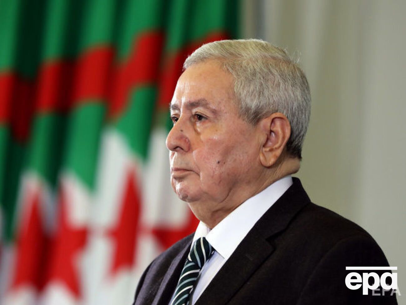 Бенсалах официально приступил к обязанностям президента 9 апреля