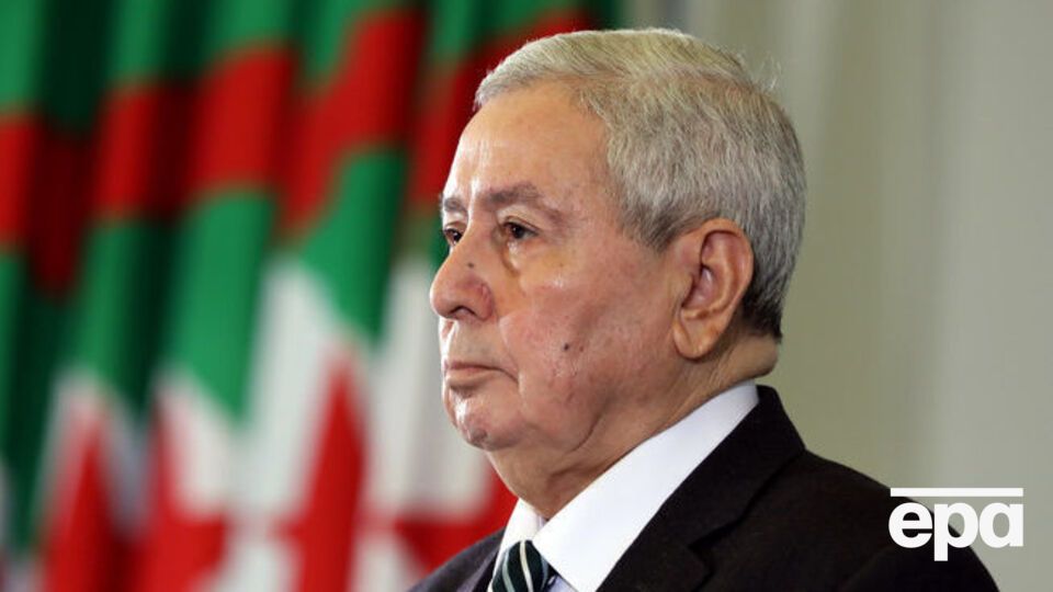 Бенсалах официально приступил к обязанностям президента 9 апреля