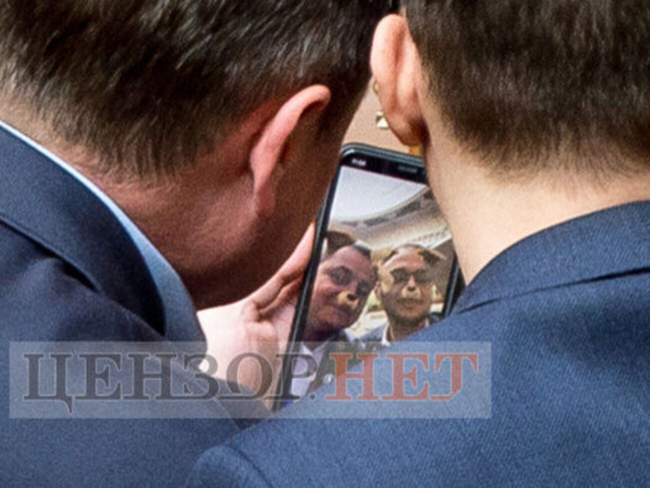 Корреспондент&nbsp;"Цензор.НЕТ" заснял нардепов во время селфи&nbsp;<br /><br />