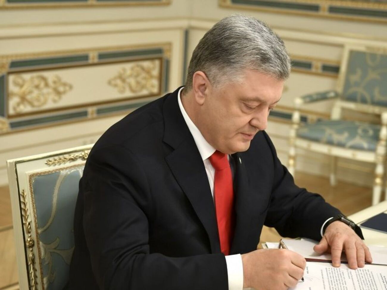 Порошенко окончательно уволил Степанова