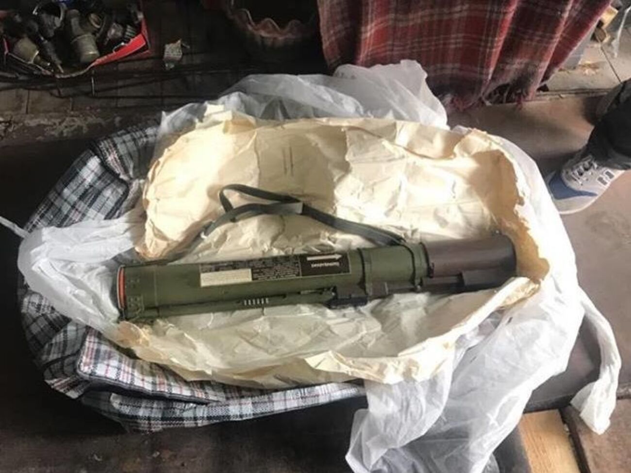 Під час обшуків у затриманих виявили зброю та боєприпаси