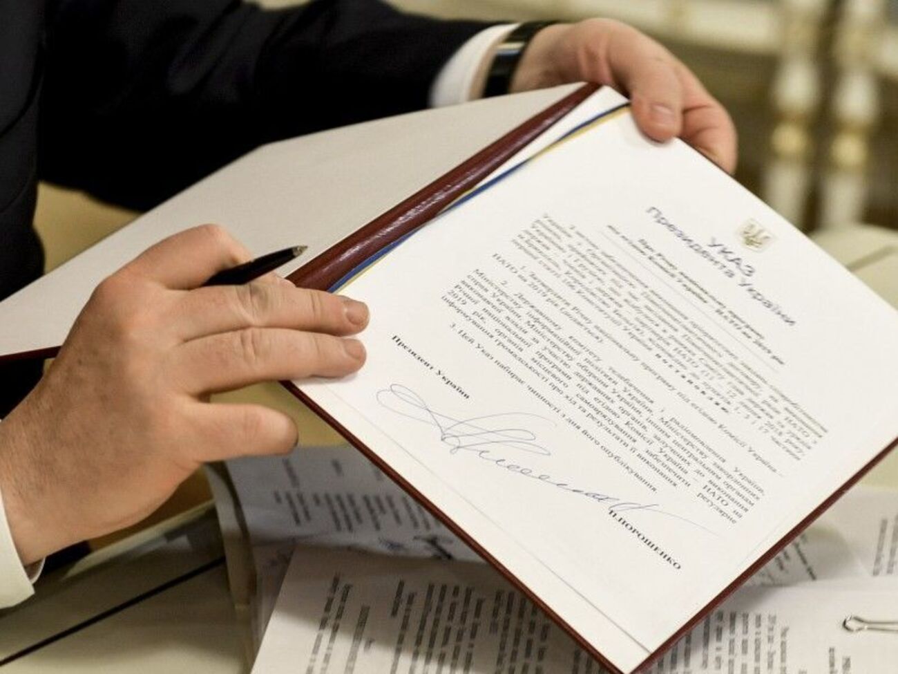 Порошенко подписал указ 10 апреля