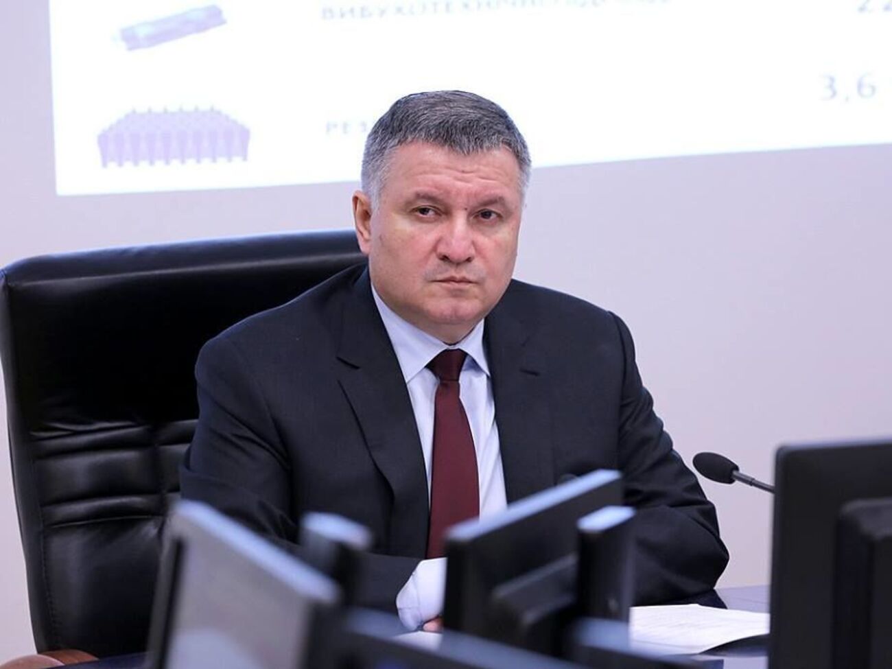 Аваков: Там, где наблюдатели зафиксировали аномальную явку, аномальное голосование за одного из кандидатов, мы направляем спецгруппы Национальной полиции