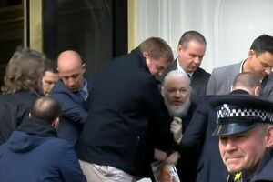 Ассанжа задержали сегодня