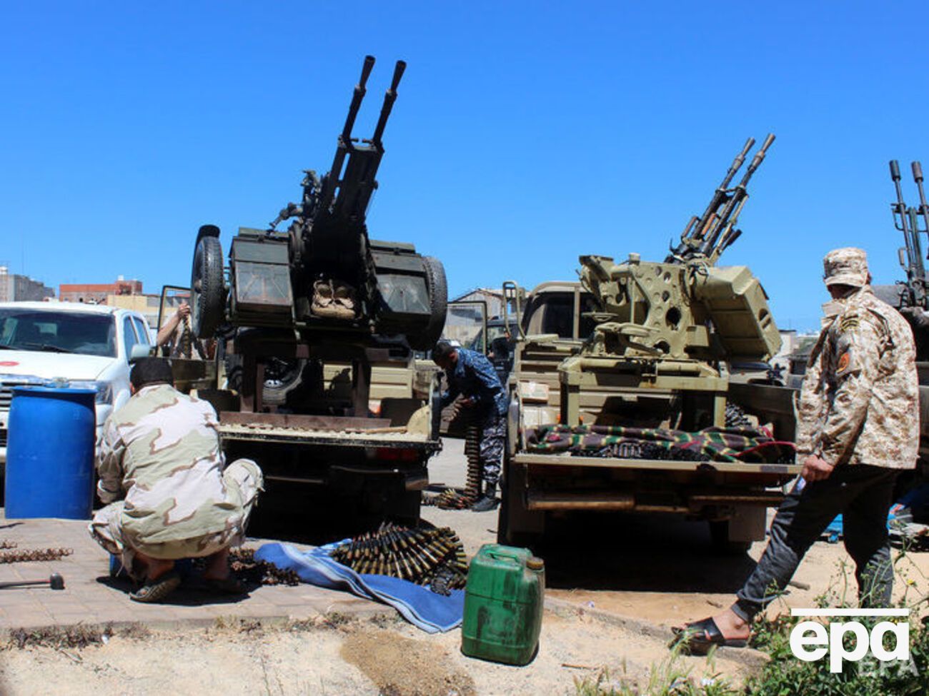 Лівійська національна армія під Триполі веде бої із силами, вірними міжнародно визнаному лівійському уряду