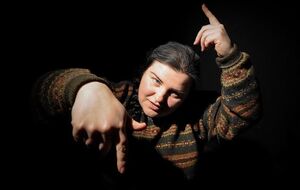 alyona alyona: Когда читаешь рэп, ты можешь сказать больше. Длиннее строки – интереснее история