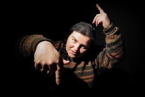 alyona alyona: Когда читаешь рэп, ты можешь сказать больше. Длиннее строки – интереснее история