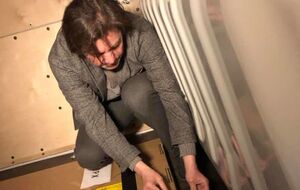 Нищук встречал грамоту в аэропорту Борисполя