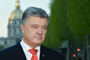 Порошенко: Количество стран для свободных путешествий для украинцев стремительно увеличивается