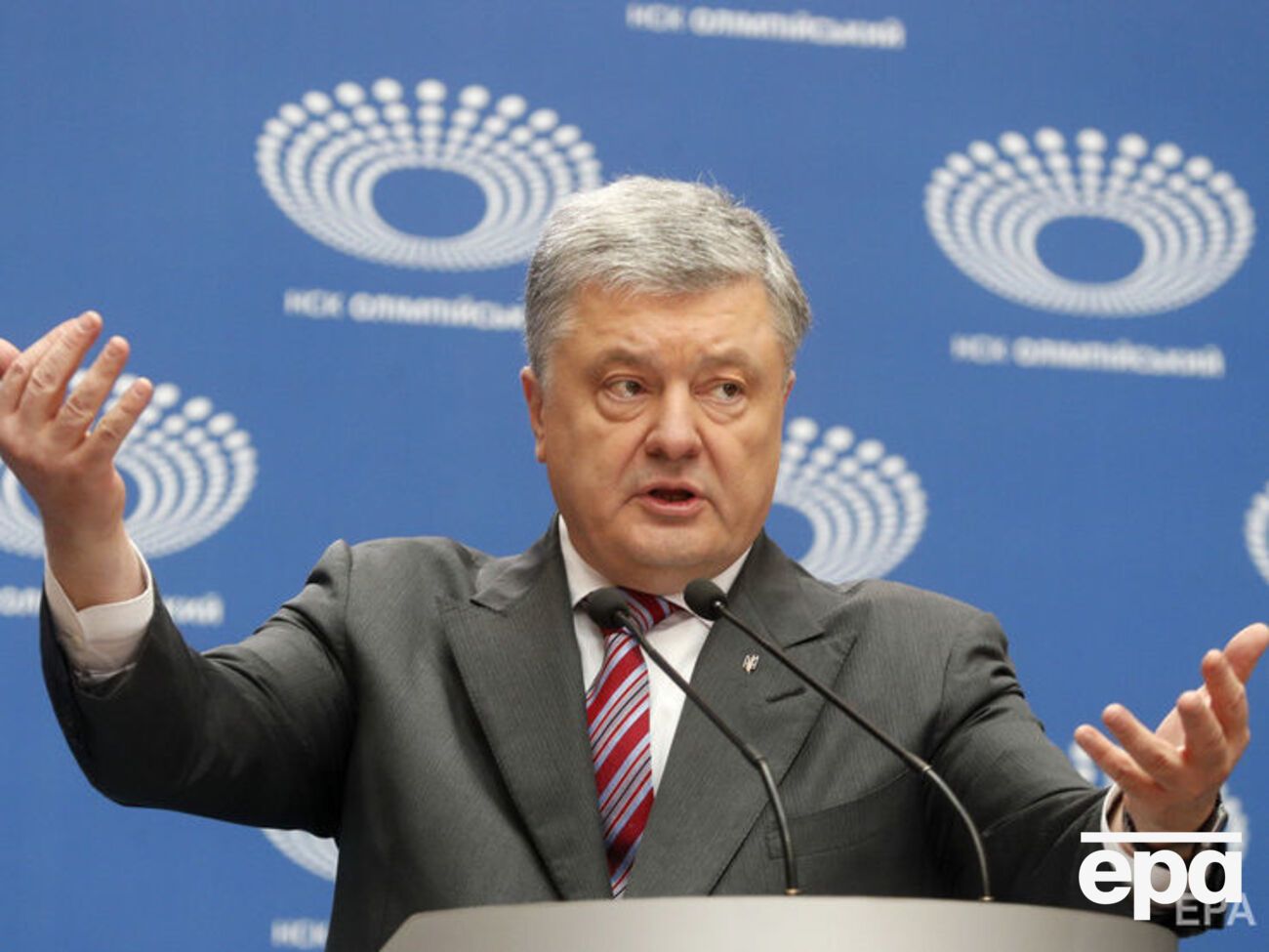 Порошенко прийшов 14 квітня на НСК "Олімпійський"