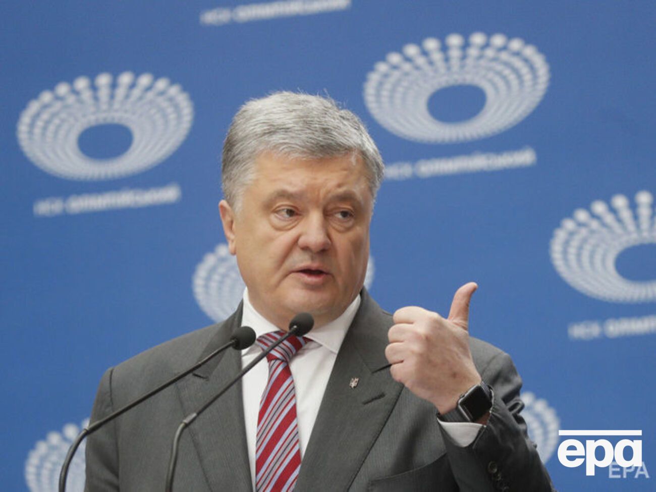 Порошенко: Исполнительная власть передается общинам