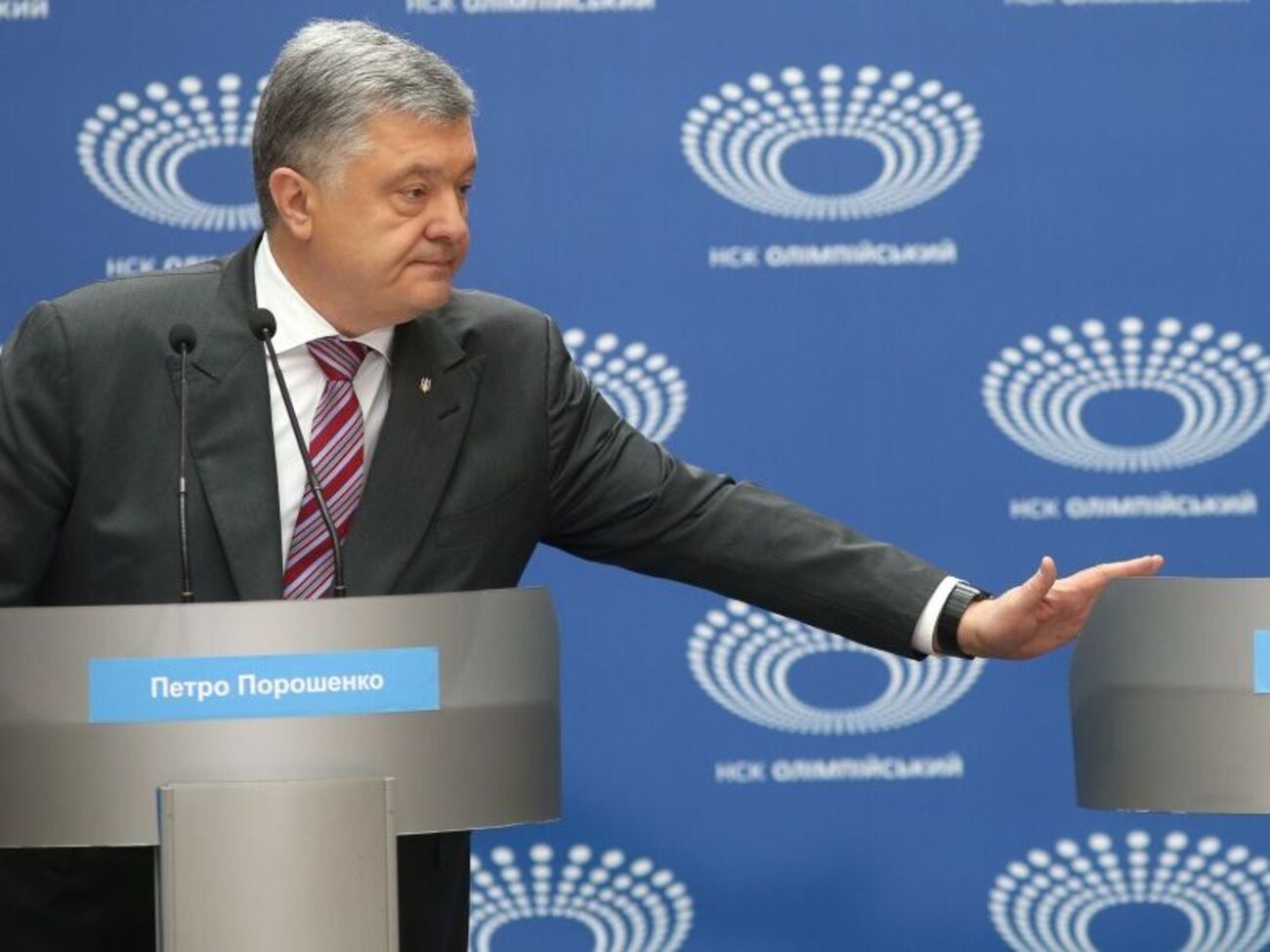 Порошенко отметил, что Медведчук де-факто представляет интересы Путина, а не Украины