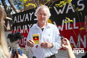 Отец Ассанжа заявил, что в 74 года выглядит лучше, чем сын в 47 лет