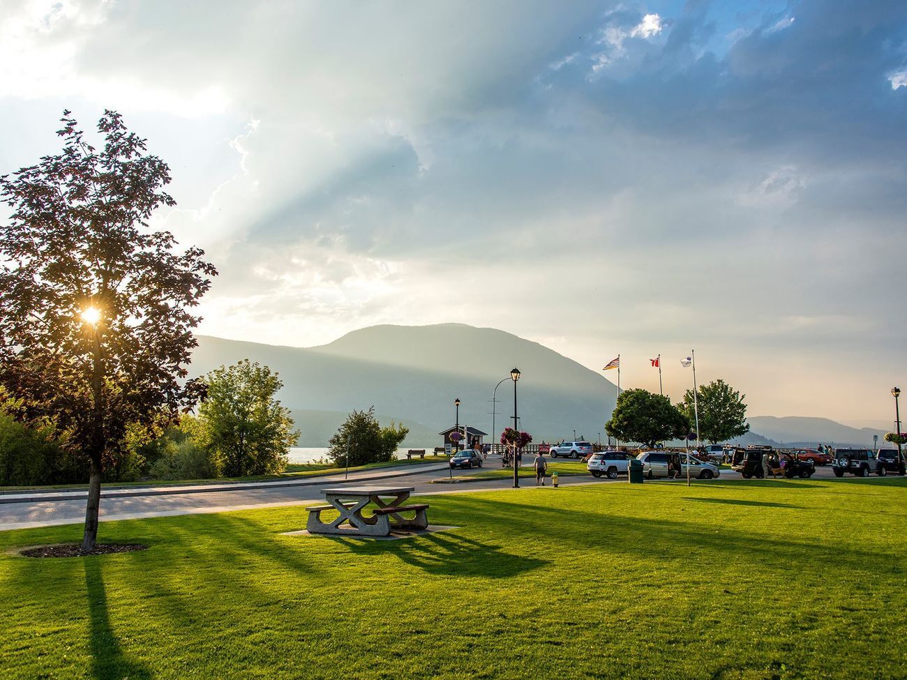 Селмон-Арм &ndash; місто в Британській Колумбії