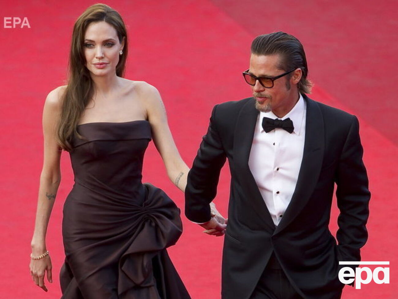 Джоли и Питт больше не являются супругами