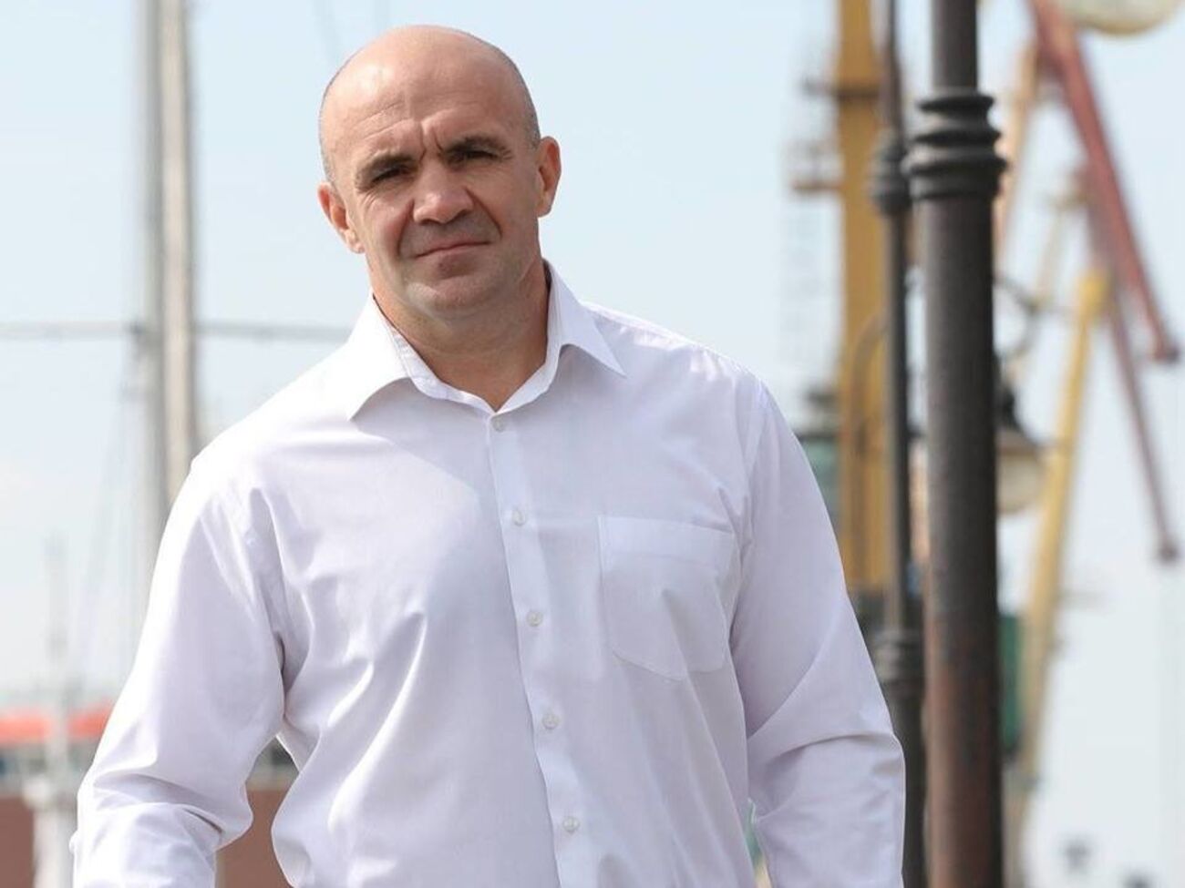 Суд щодо продовження усунення Мангера переносили кілька разів