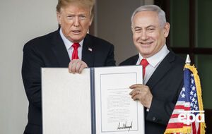 25 марта Трамп подписал прокламацию о признании суверенитета Израиля над аннексированной частью Голанских высот