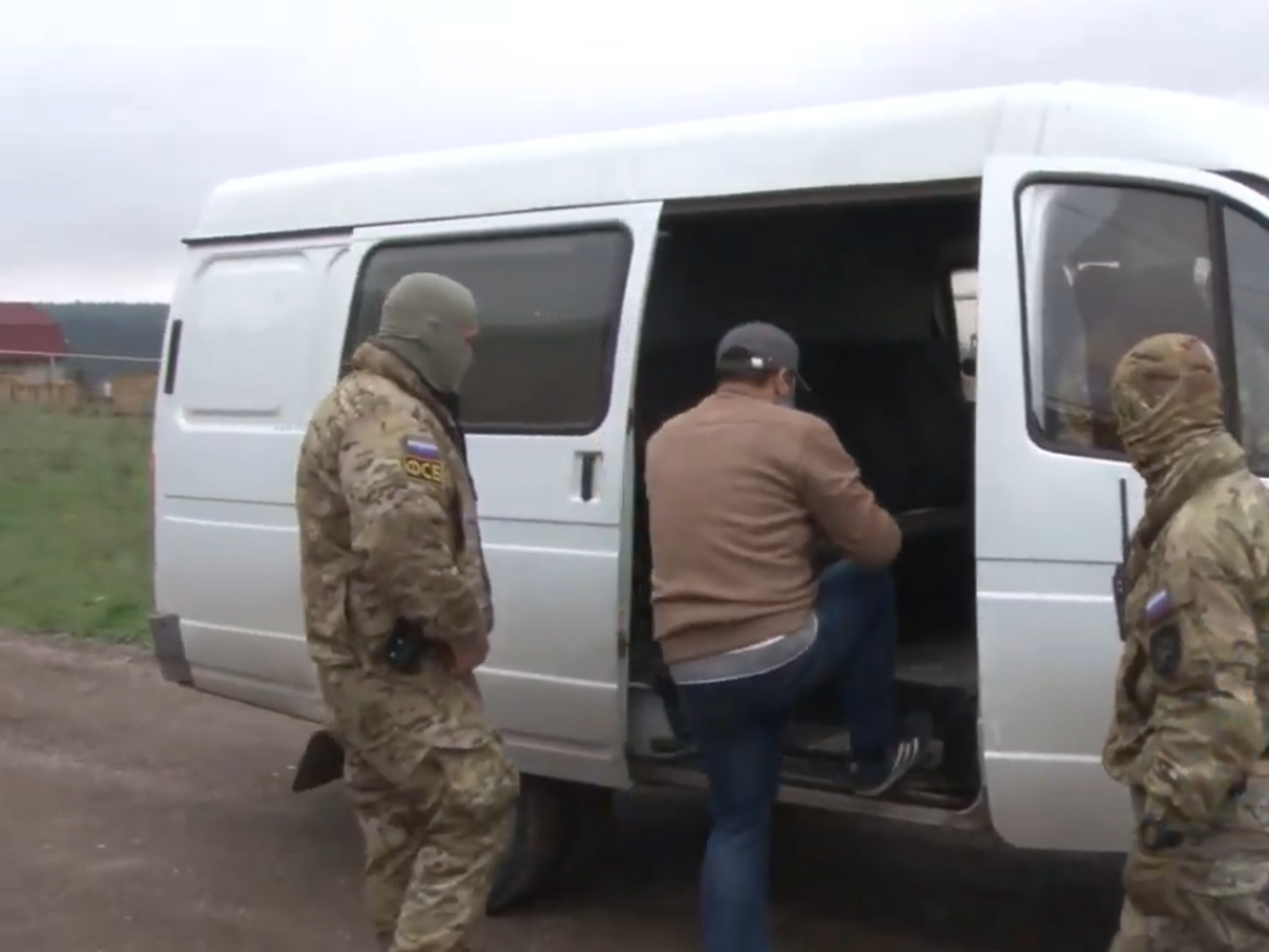Абілєва відвезли в севастопольське управління ФСБ