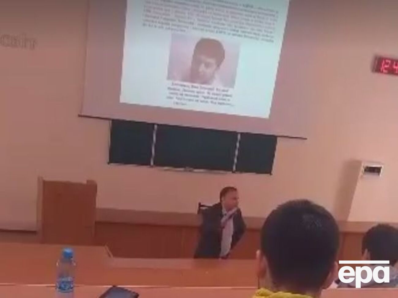 Під час лекції на дошці був портрет Зеленського