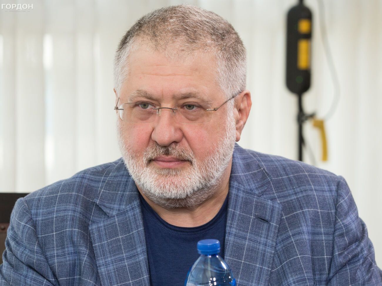 Медведєв заявив, що майданчики, на яких розміщено рекламу, належать Коломойському