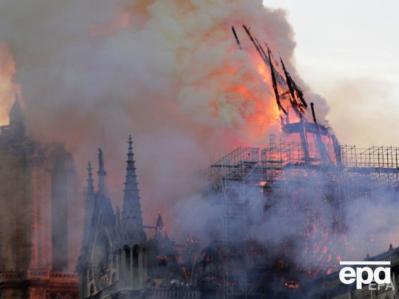 Пожежа спалахнула 15 квітня