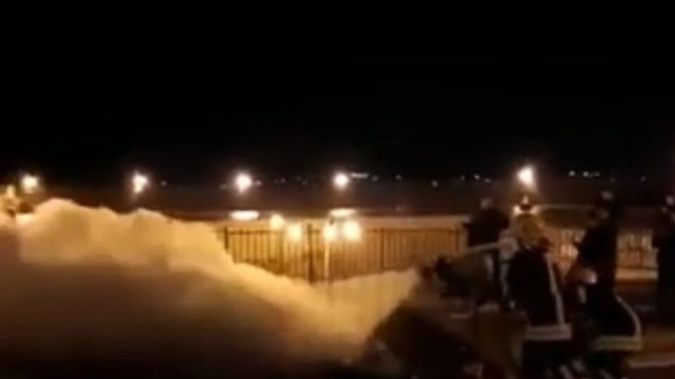 Сотрудники службы пожарной охраны нейтрализовали очаг возгорания