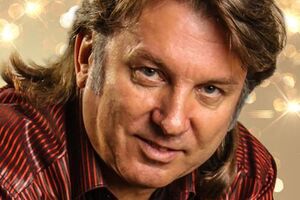 Лоза: Огонь потушить не могут, а туда же!