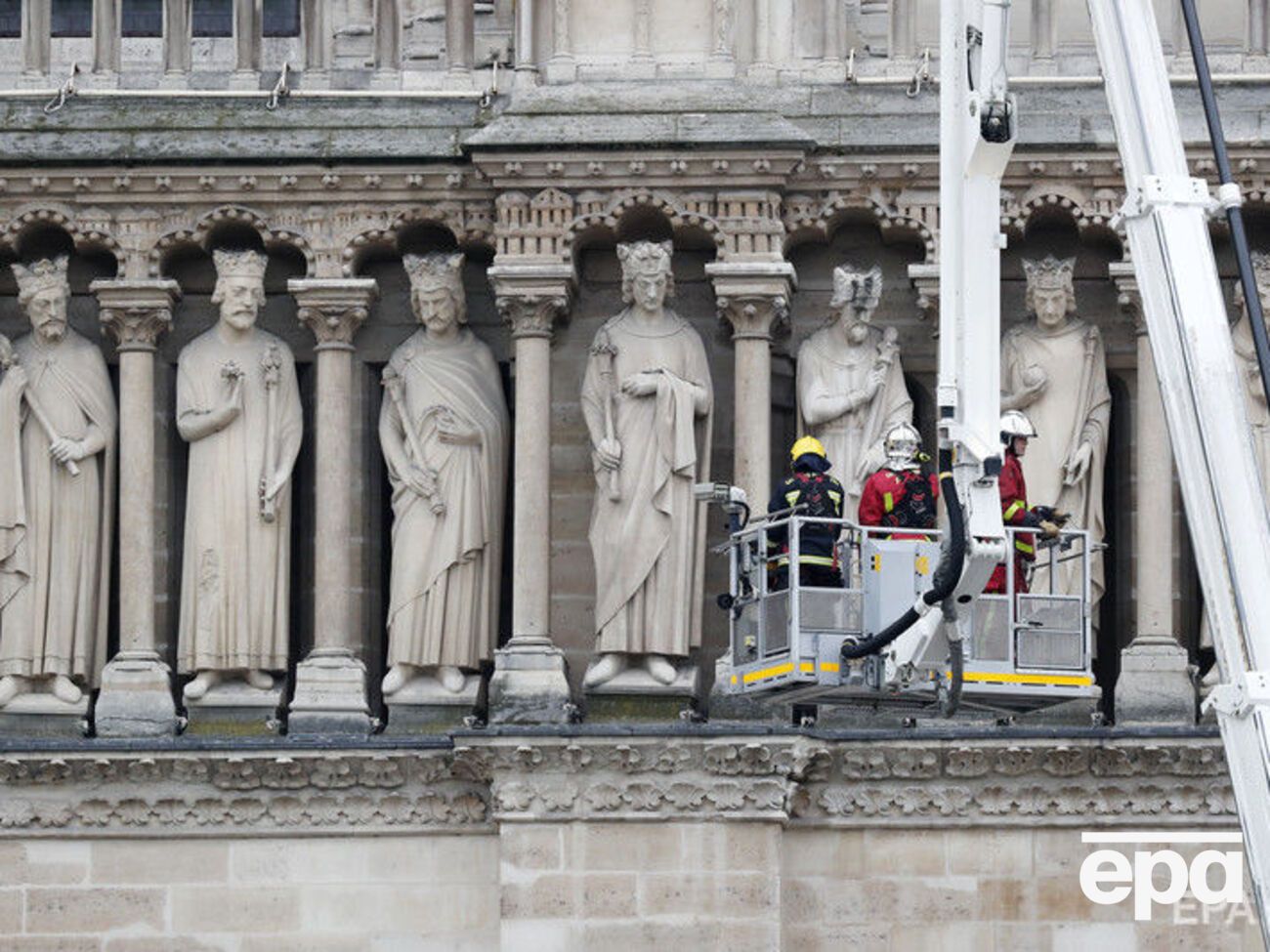Пожар в соборе Парижской Богоматери начался вечером 15 апреля