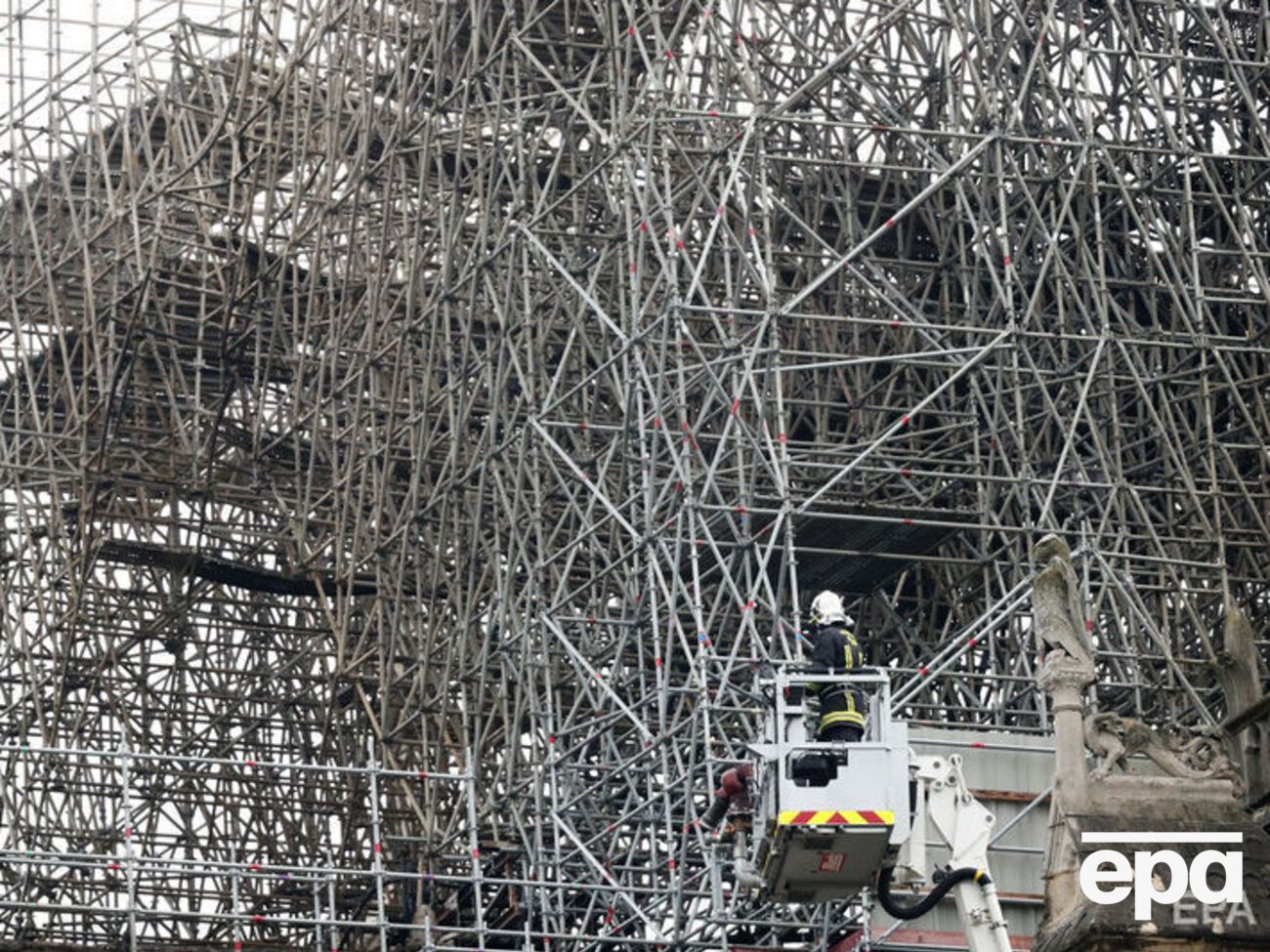 Пожар в соборе Парижской Богоматери полностью ликвидировали 16 апреля