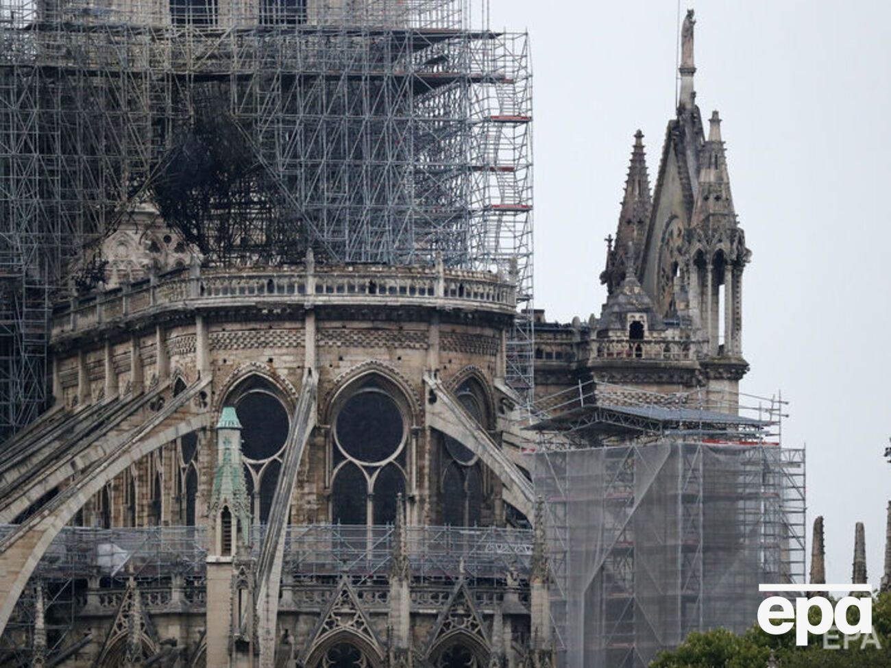 В группе LVMH пообещали предоставить свои творческие, архитектурные и финансовые ресурсы, чтобы помочь в восстановлении&nbsp;Нотр-Дам де Пари