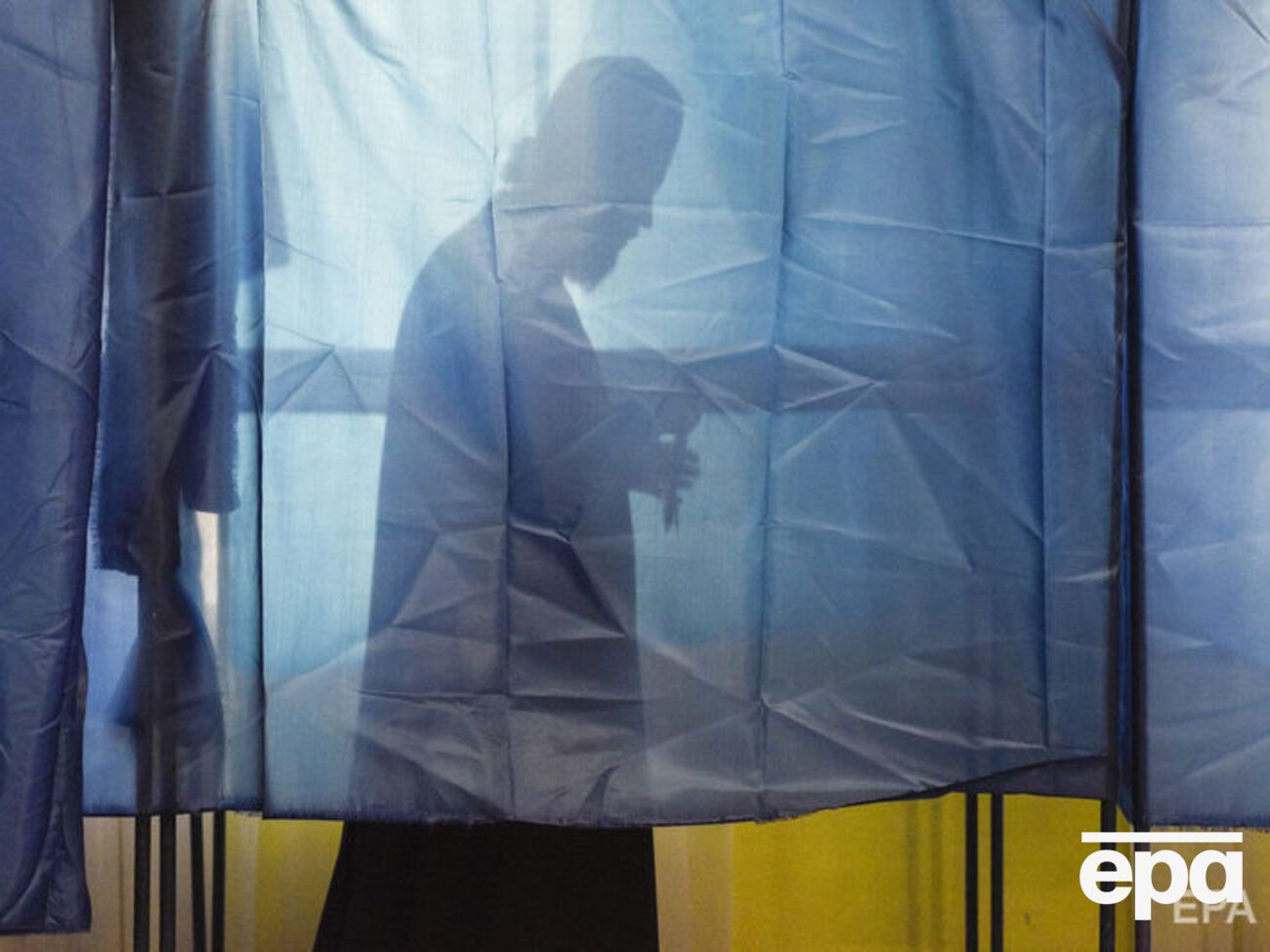 Загалом до Верховної Ради мають шанс потрапити вісім партій