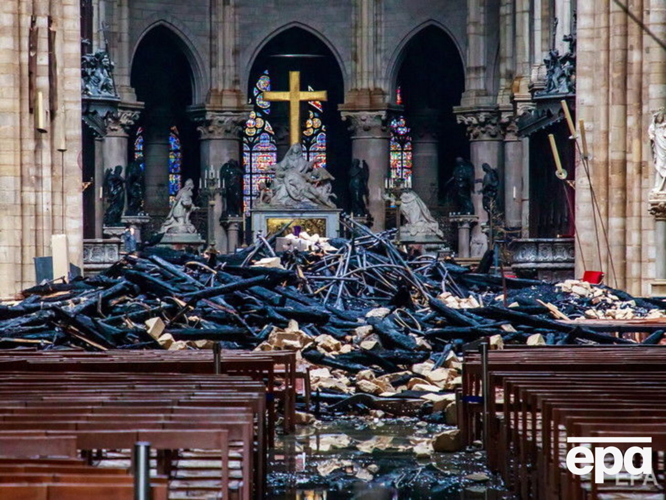 Пожар в соборе вспыхнул 15 апреля