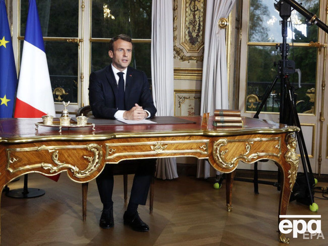 Макрон обратился к нации