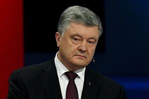 Порошенко: Финансирование фейковых новостей является очень мощным